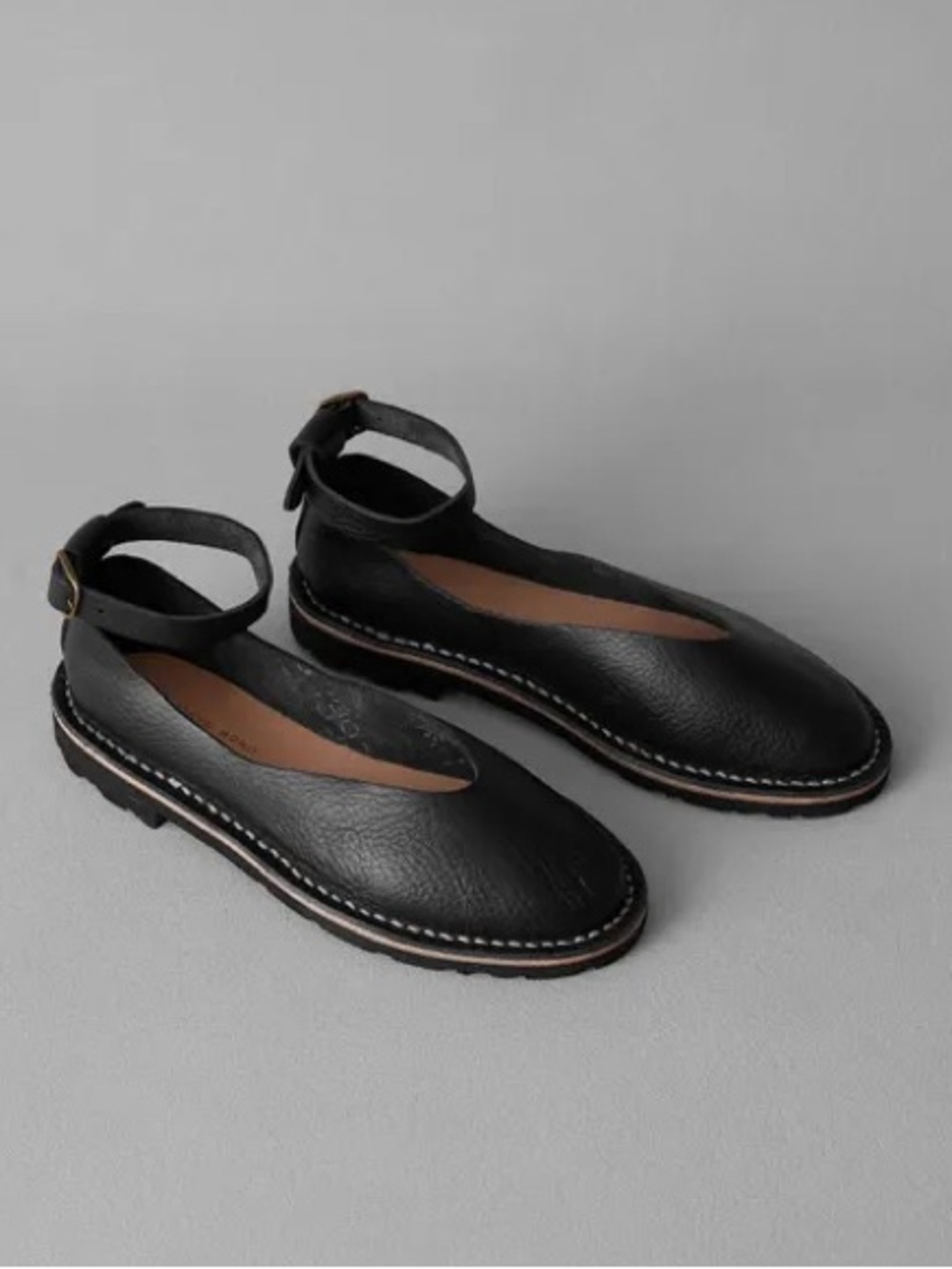 Steve Mono Artisinal ankle strap black leather pump